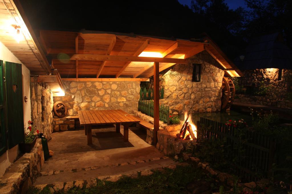 Rafting Camp Tara Center Tri Vodenice Bastasi Habitación foto